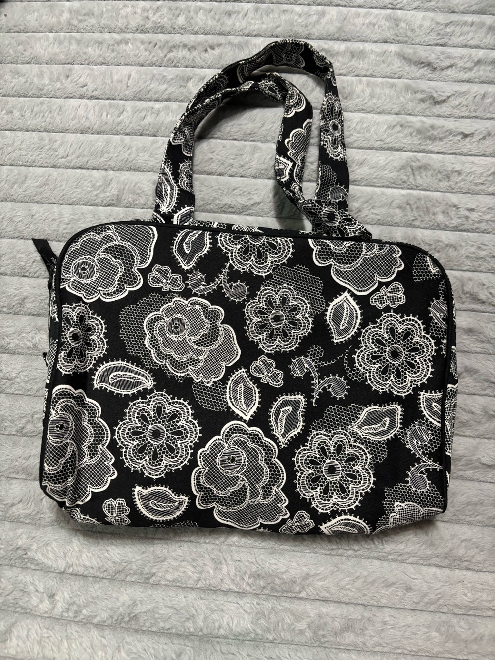 Thirty-One Floral Lace Black and White Print Cosmetic Travel Bag Lined - Picture 3 of 10